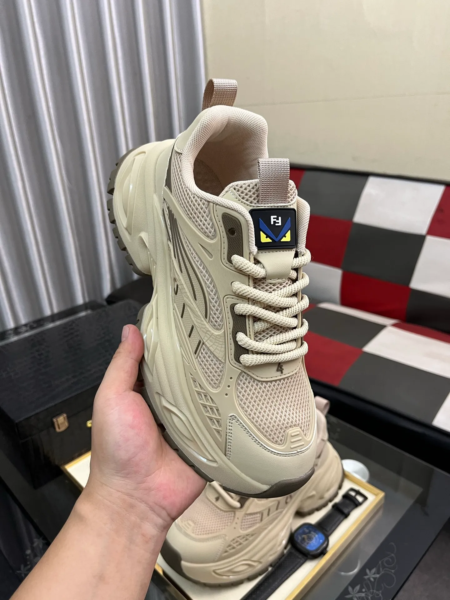 Men's Men's Shoes💰458⌚️⌚️[FENDI] Fendi's classic and comfortable men's, this complex sneaker is made of soft calfskin➕genuine leather lining➕original ultra-light rubber material with rough outsole. This unique light style is suitable for the casual and refined sensibility of this season. It is comfortable and natural on the feet. It is an everyday style for casual travel in autumn and winter! Code number: 38-442️⃣Colors available